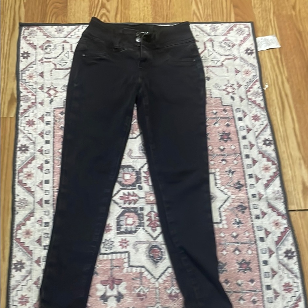 Wallflower Women's Black Skinny Jeans